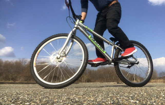 定休日の過ごし方 トライアル自転車の練習　姫路外構屋さんブログ